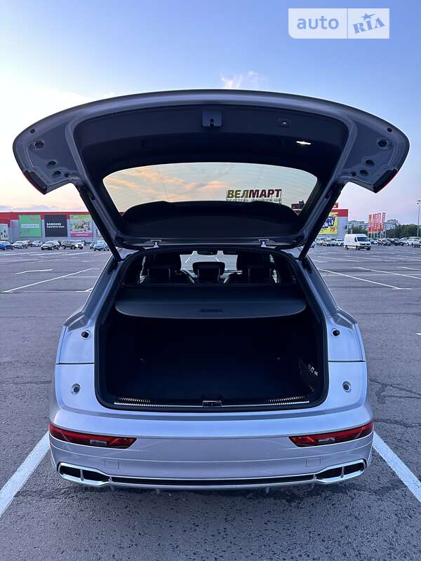 Внедорожник / Кроссовер Audi SQ5 2019 в Ровно