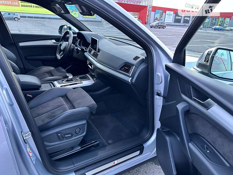 Внедорожник / Кроссовер Audi SQ5 2019 в Ровно