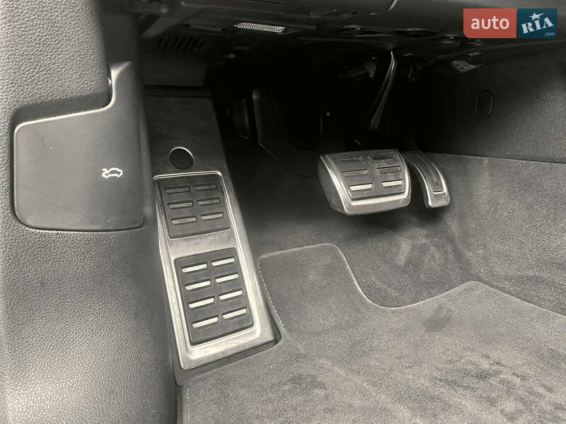 Внедорожник / Кроссовер Audi SQ5 2019 в Киеве