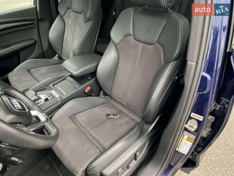 Внедорожник / Кроссовер Audi SQ5 2019 в Киеве