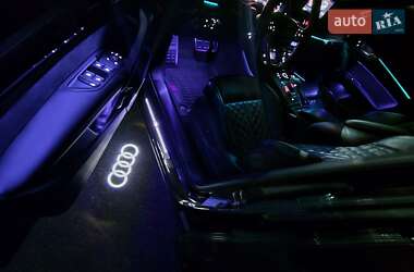 Внедорожник / Кроссовер Audi SQ5 2018 в 