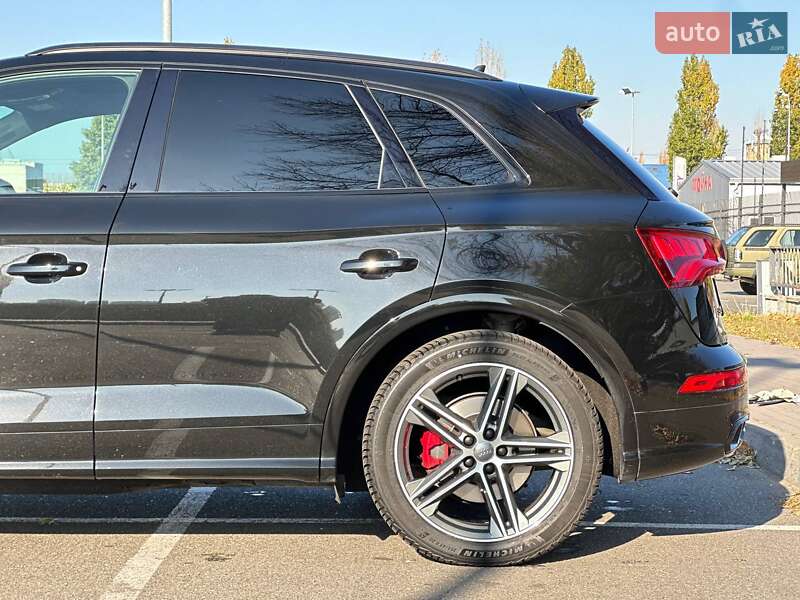 Внедорожник / Кроссовер Audi SQ5 2019 в Киеве