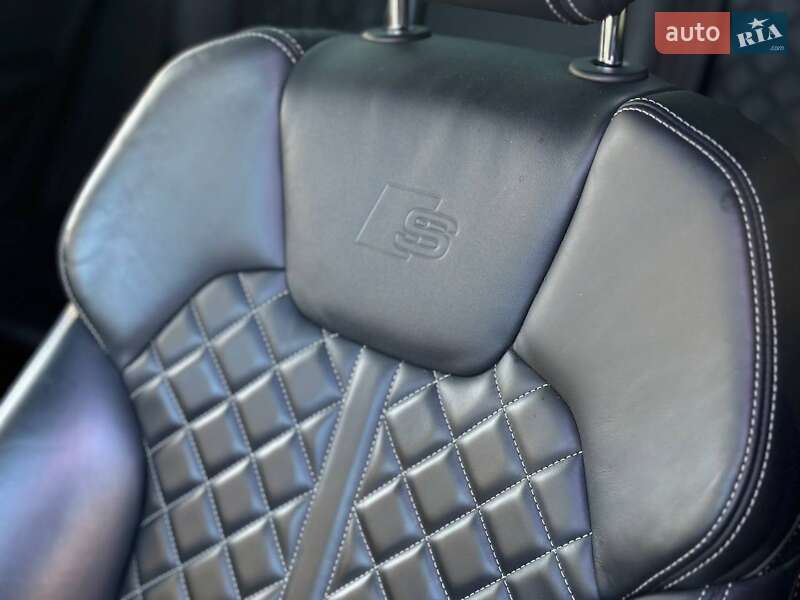 Внедорожник / Кроссовер Audi SQ5 2019 в Киеве