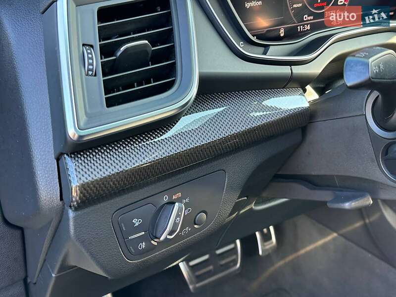 Внедорожник / Кроссовер Audi SQ5 2019 в Киеве