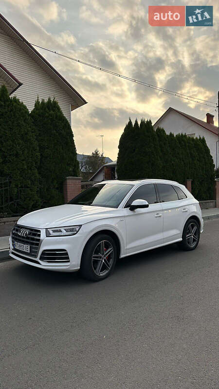 Внедорожник / Кроссовер Audi SQ5 2018 в 