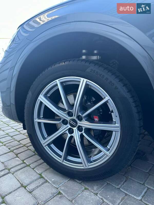 Внедорожник / Кроссовер Audi SQ5 2022 в Киеве