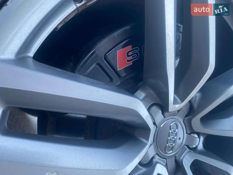 Позашляховик / Кросовер Audi SQ5 2013 в Рівному