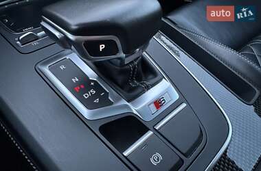 Внедорожник / Кроссовер Audi SQ5 2019 в 
