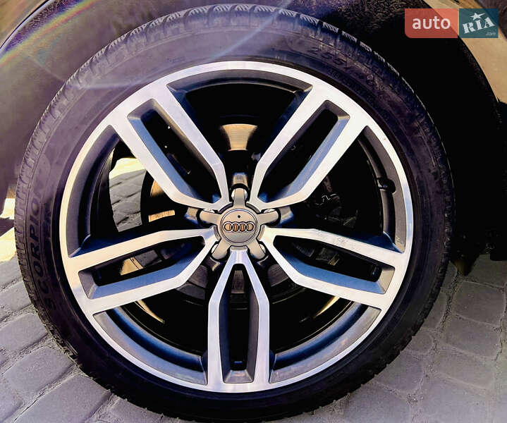 Внедорожник / Кроссовер Audi SQ5 2014 в Львове