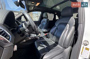 Позашляховик / Кросовер Audi SQ5 2016 в 