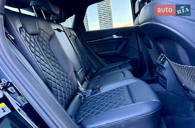 Внедорожник / Кроссовер Audi SQ5 2022 в 