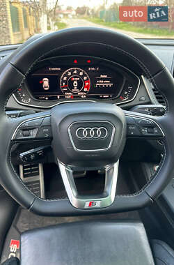 Внедорожник / Кроссовер Audi SQ5 2017 в 