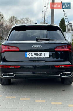 Внедорожник / Кроссовер Audi SQ5 2017 в 