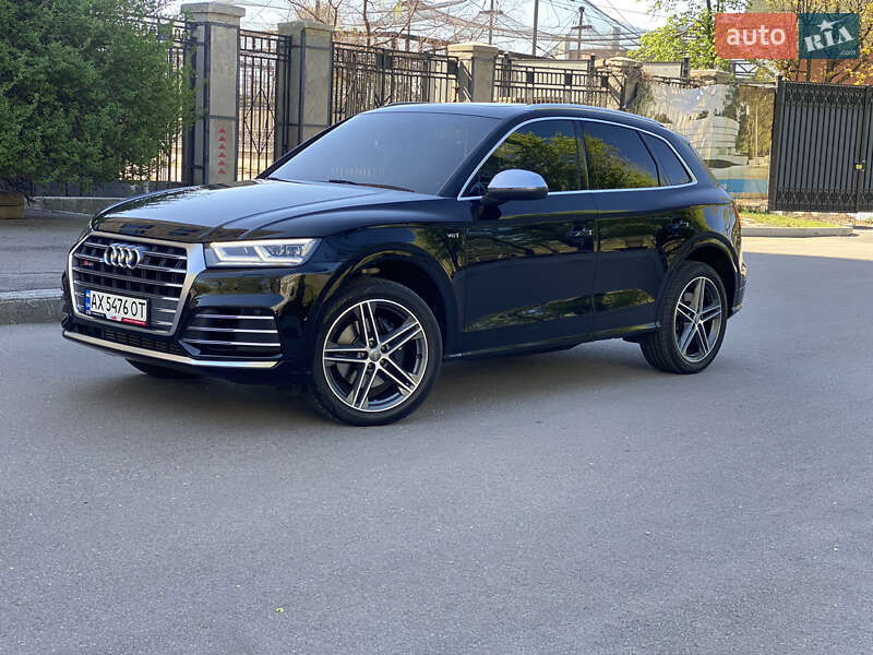 Позашляховик / Кросовер Audi SQ5 2018 в 