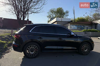 Внедорожник / Кроссовер Audi SQ5 2017 в 
