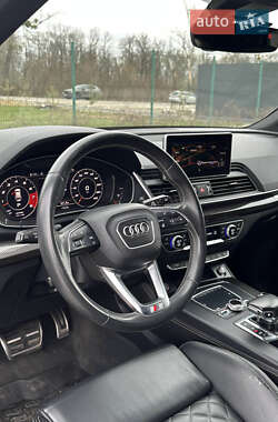 Внедорожник / Кроссовер Audi SQ5 2017 в 