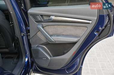 Внедорожник / Кроссовер Audi SQ5 2019 в 