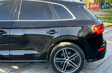 Позашляховик / Кросовер Audi SQ5 2018 в 