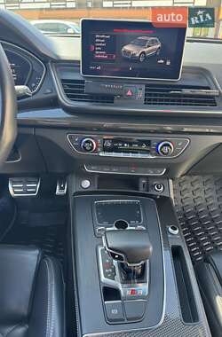 Внедорожник / Кроссовер Audi SQ5 2019 в 