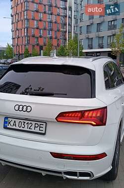 Позашляховик / Кросовер Audi SQ5 2017 в 