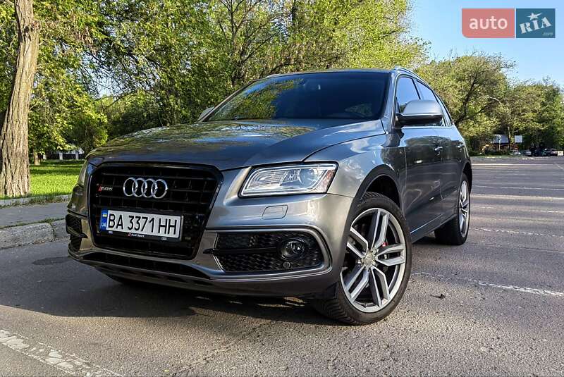 Позашляховик / Кросовер Audi SQ5 2013 в 