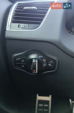 Позашляховик / Кросовер Audi SQ5 2013 в 