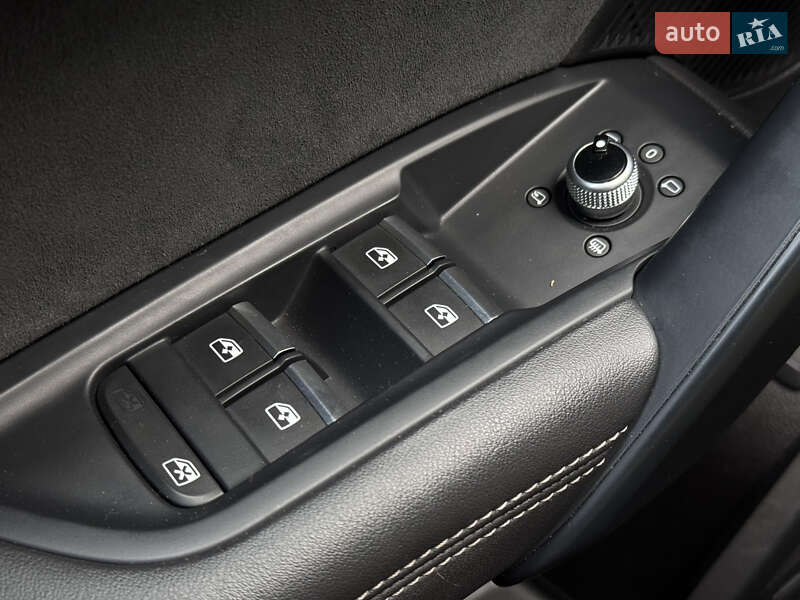 Позашляховик / Кросовер Audi SQ5 2018 в Києві