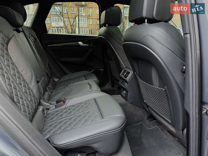 Позашляховик / Кросовер Audi SQ5 2018 в Києві