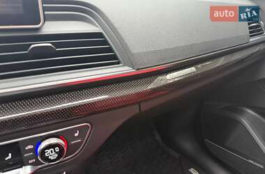 Внедорожник / Кроссовер Audi SQ5 2019 в 