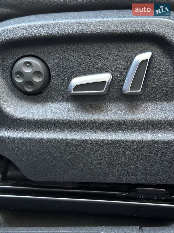 Позашляховик / Кросовер Audi SQ5 2014 в Києві