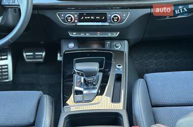 Внедорожник / Кроссовер Audi SQ5 2022 в 