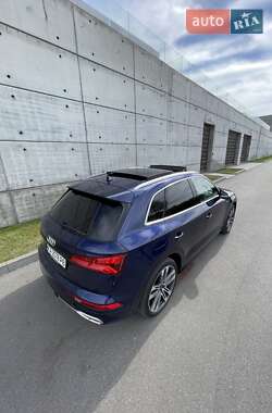 Внедорожник / Кроссовер Audi SQ5 2017 в 