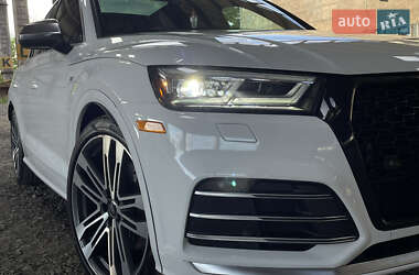 Позашляховик / Кросовер Audi SQ5 2018 в 