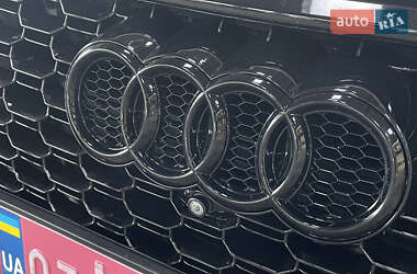 Позашляховик / Кросовер Audi SQ5 2018 в 
