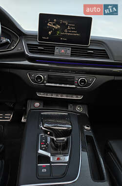 Внедорожник / Кроссовер Audi SQ5 2019 в 