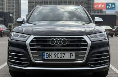 Внедорожник / Кроссовер Audi SQ5 2018 в 
