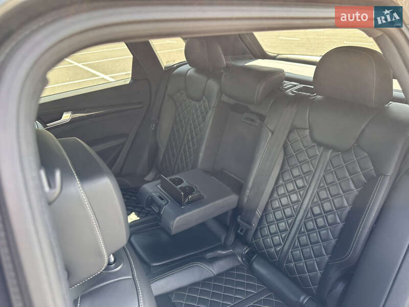 Внедорожник / Кроссовер Audi SQ5 2017 в Киеве