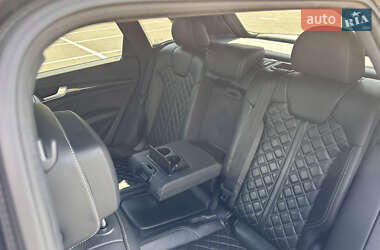 Внедорожник / Кроссовер Audi SQ5 2017 в 
