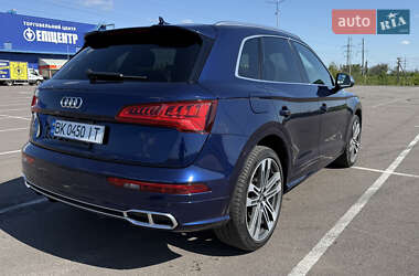 Внедорожник / Кроссовер Audi SQ5 2017 в 