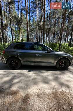 Внедорожник / Кроссовер Audi SQ5 2017 в 