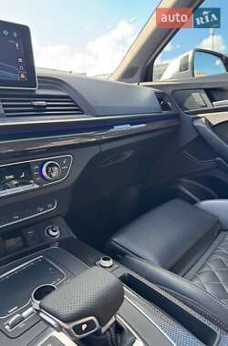 Внедорожник / Кроссовер Audi SQ5 2017 в 