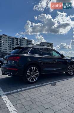 Внедорожник / Кроссовер Audi SQ5 2017 в 