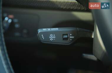 Внедорожник / Кроссовер Audi SQ5 2018 в 