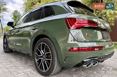 Внедорожник / Кроссовер Audi SQ5 2021 в 