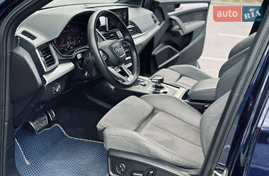 Внедорожник / Кроссовер Audi SQ5 2017 в 