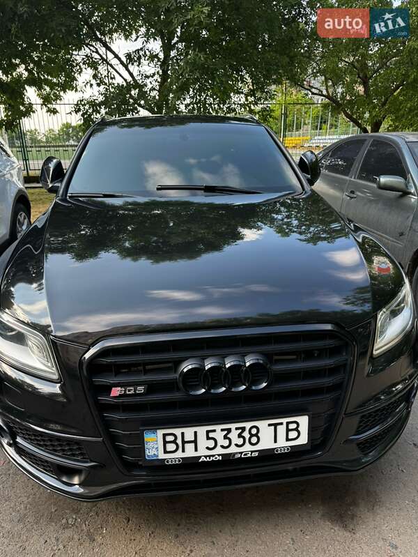 Внедорожник / Кроссовер Audi SQ5 2013 в 
