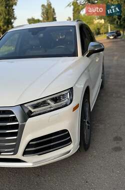 Внедорожник / Кроссовер Audi SQ5 2018 в 