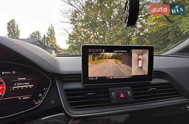 Внедорожник / Кроссовер Audi SQ5 2017 в 