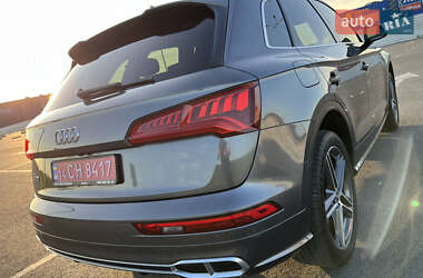 Внедорожник / Кроссовер Audi SQ5 2017 в 