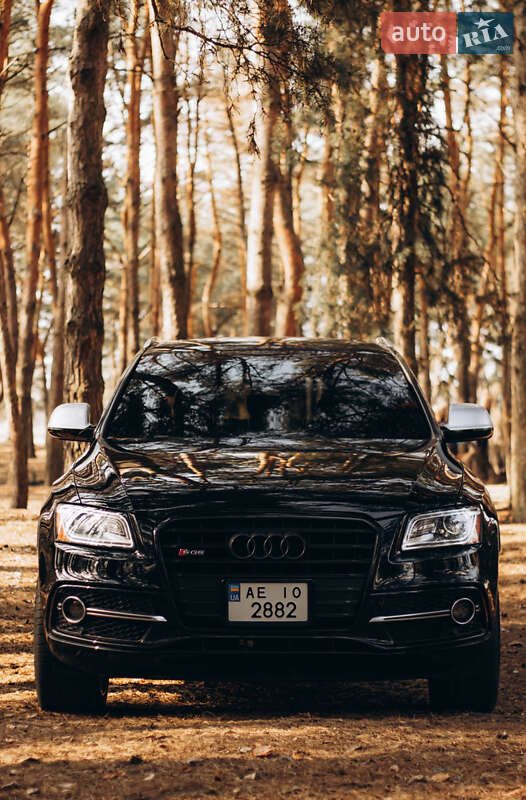 Внедорожник / Кроссовер Audi SQ5 2015 в 